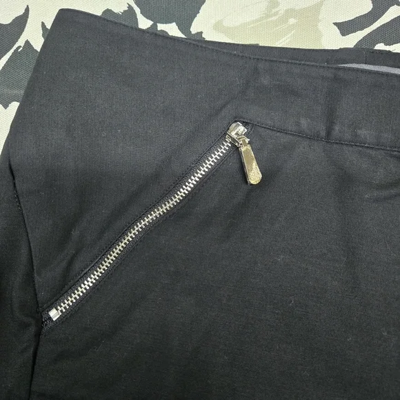 VINCE CAMUTO | Black Cropped Capri/Ankle Pants sz 6 - Picture 4 of 8